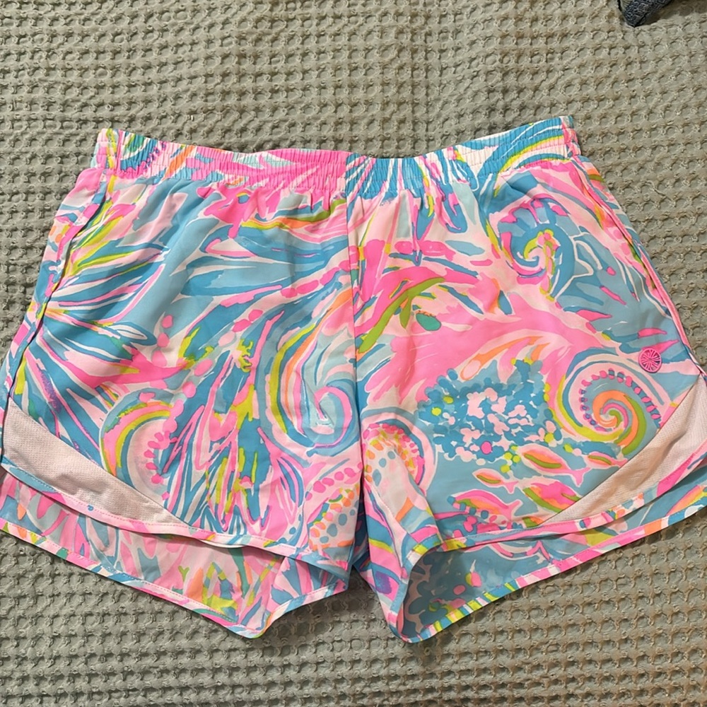 💞Lilly Pulitzer💞 Luxletic💞 bundle of 3 pairs of XS shorts💞 - Picture 4 of 7